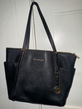 Michael Kors Charlotte Large Top Zip Leather Tote